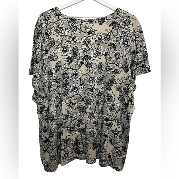 Croft & Barrow The Classic Tee 3X Dark Floral Casual Everyday Travel Mature - Picture 4 of 4